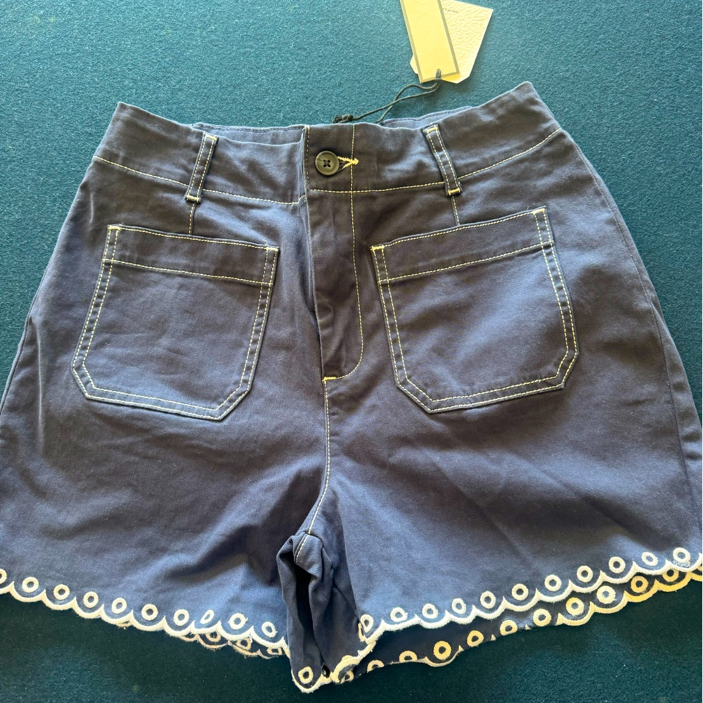BAGATELLE Women's Blue Shorts with White Trim& pockets! Adorable trim-zoom in💙🤍💙